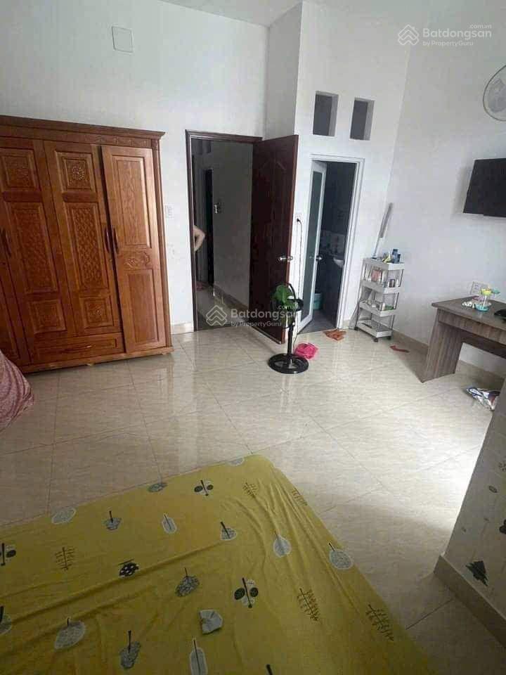 Bán cắt lỗ căn nhà mặt tiền kinh doanh đang cho thuê bán tạp hóa gần chợ bờ ngựa sổ hồng riêng