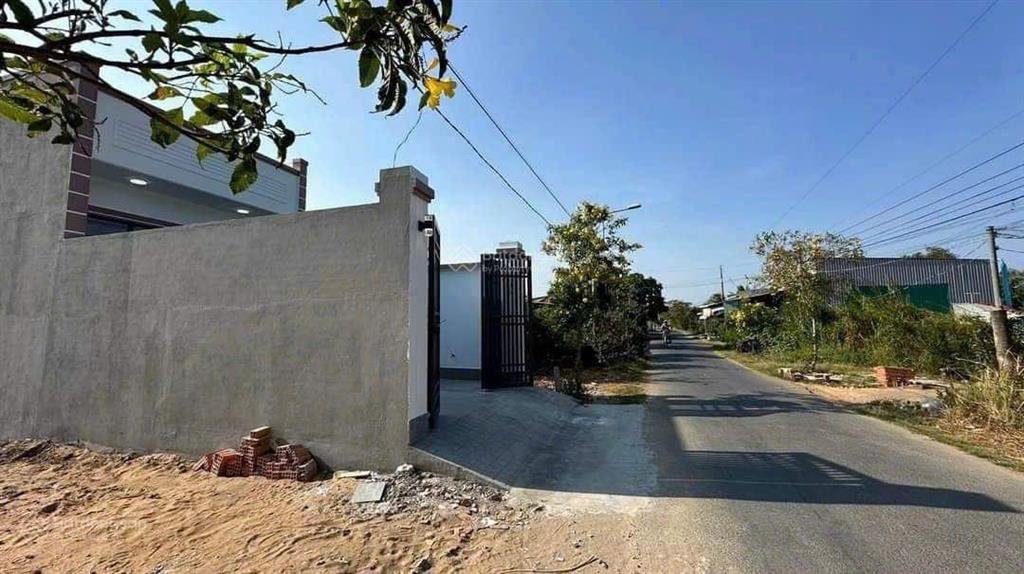 Bán nhà cấp 4 sổ hồng riêng diện tích 100m2, gần chợ bà lát giá 720triệu