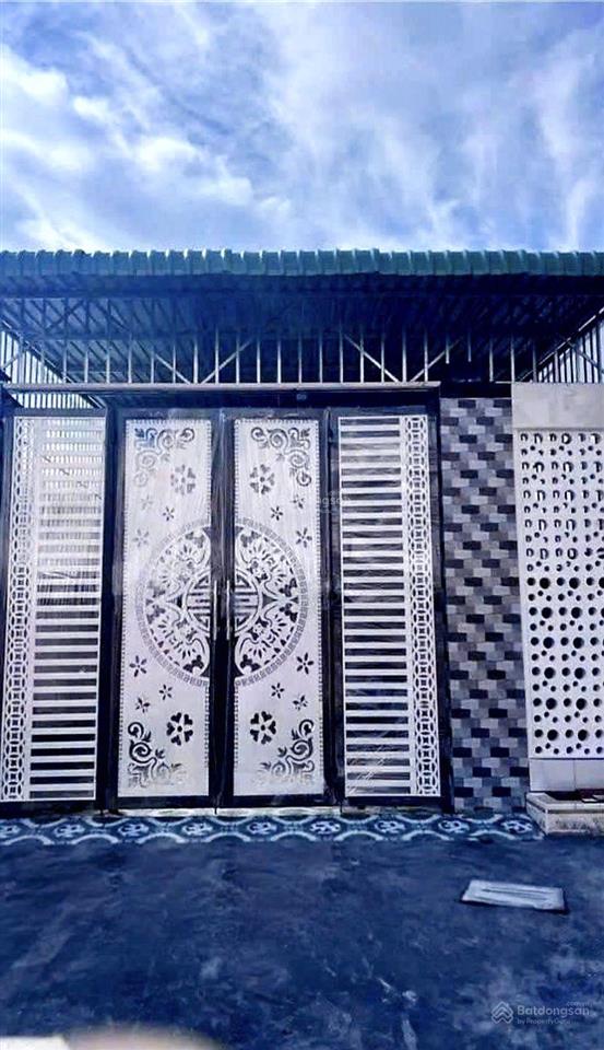 Chủ kẹt tiền bán gấp nhà cấp 4 sổ hồng riêng, diện tích 115m2 ngay kdc phong phú giá 680triệu