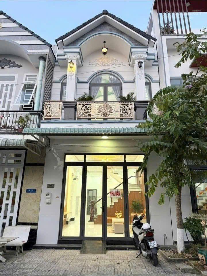 Bán nhà 1 trệt 1 lầu sổ hồng riêng, diện tích 100m2 kế bên aeon tạ quang bửu, q8