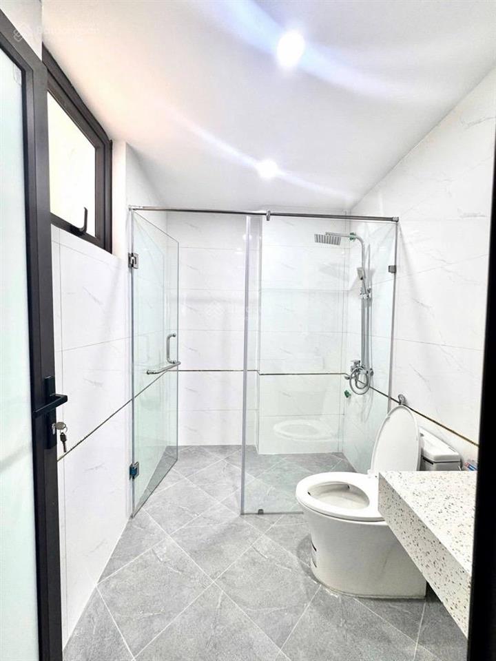 Nhà đẹp giữa ba đình hoàng hoa thám 40m2 6 tầng thang máy, ngõ thông, giá chỉ 12,1 tỷ