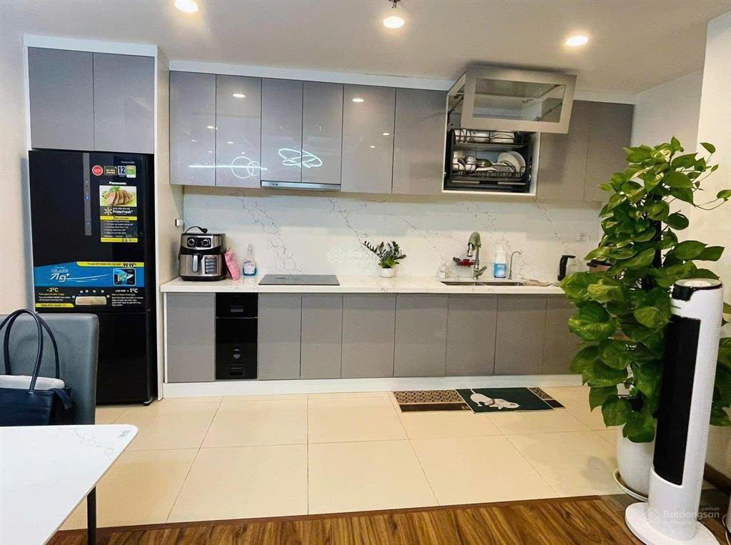 Bán căn góc hoa hậu tại tòa nhà horizon, dt 140m2, 3pn 2vs, giá 10,6 tỷ, có sổ.  0949 229 ***