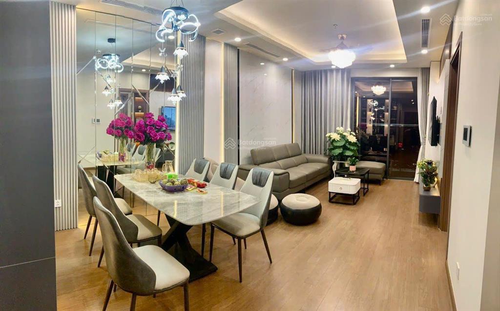 Vợ chồng tôi bán căn góc cc khuông việt tân phú, dt 95m2 3pn 2wc. giá 3,95 tỷ, có sổ.  0949 229 ***