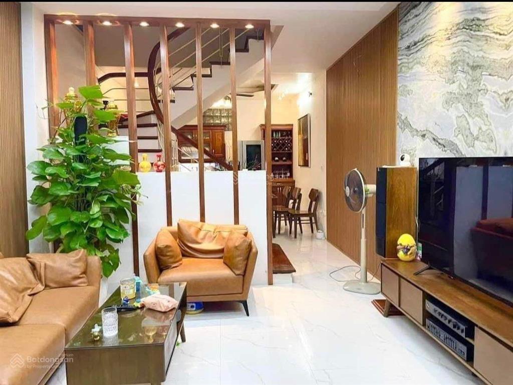 Nhà 2 tầng mới đường đình phong phú, hẻm xe tải thông,82m2 ngang 6m, quận 9