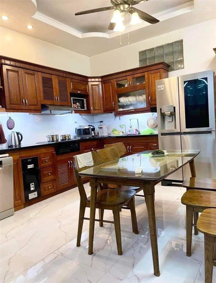 Nhà 2 tầng mới đường đình phong phú, hẻm xe tải thông,82m2 ngang 6m, quận 9