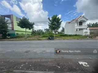 Chuyển nhượng lô đất đ. tân phú, gần trạm y tế xã tân hoà, vĩnh long 120m2 giá 550 triệu shr