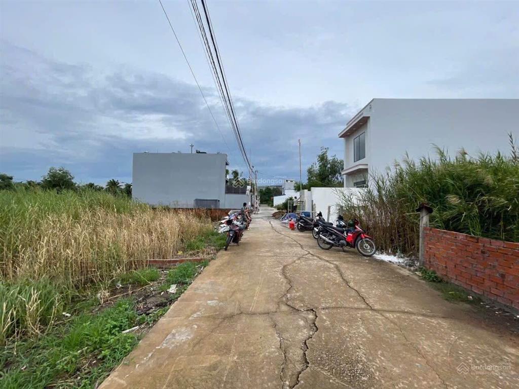 Bán đất đẹp gần biển tân thành, gò công đông, tiền giang. sổ sẵn dt 132m2 giá chỉ 1 tỷ 450tr tl nhẹ