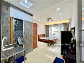 Cho thuê căn hộ studio cửa sổ lớn, full nội thất, rộng 25m2 gần đại học kinh tế ueh