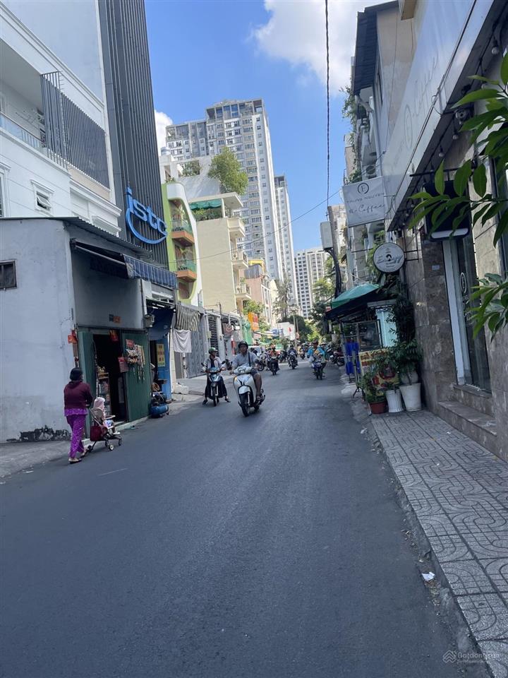 Bán gấp nhà hẻm 666 đường 3/2  quận 10  hẻm xe tải  5 tấm  tiện decor theo ý  cần bán gấp