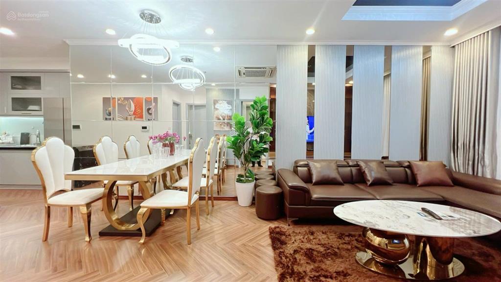 Căn 2 phòng ngủ 82m2 tầng trung hướng nam toà p2 park hill. giá 10 tỷ