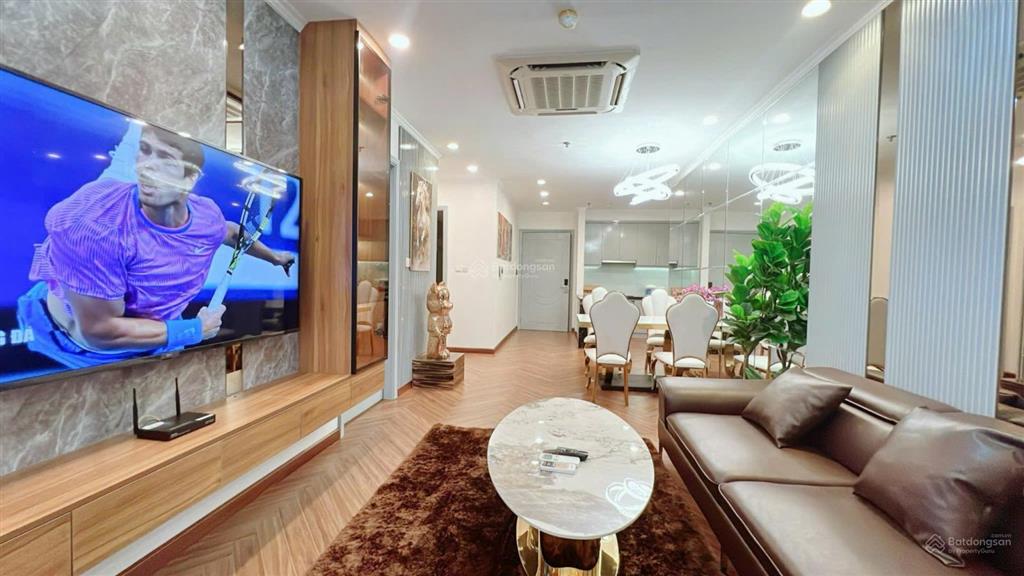 Căn 2 phòng ngủ 82m2 tầng trung hướng nam toà p2 park hill. giá 10 tỷ