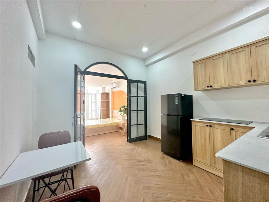 1pn mới khai trương sát bên q4, gần cresent mall, gần lotte, vivo, tiện đi qua tđt, rmit