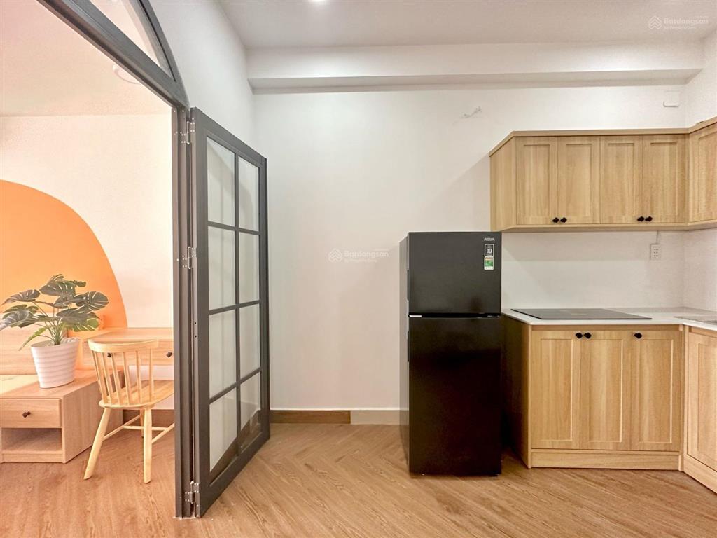 1pn mới khai trương sát bên q4, gần cresent mall, gần lotte, vivo, tiện đi qua tđt, rmit