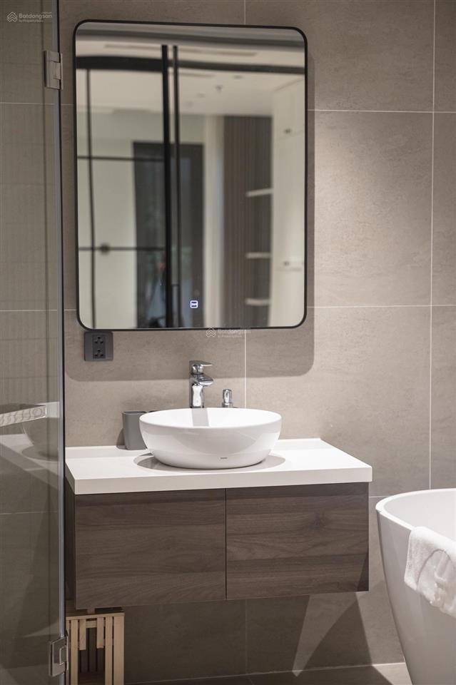 1pn mới khai trương sát bên q4, gần cresent mall, gần lotte, vivo, tiện đi qua tđt, rmit