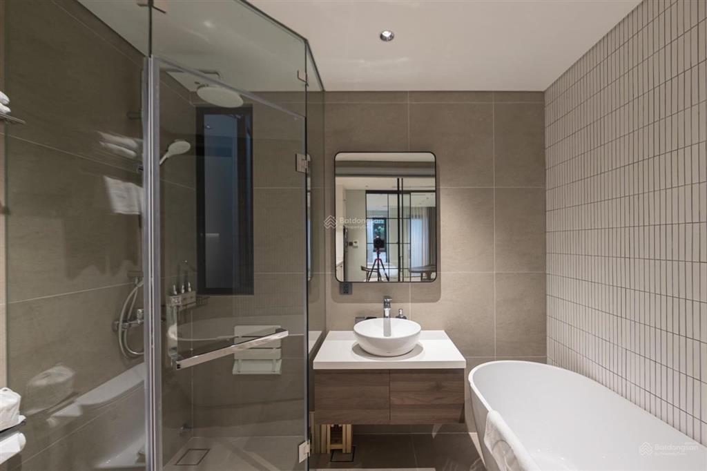 1pn mới khai trương sát bên q4, gần cresent mall, gần lotte, vivo, tiện đi qua tđt, rmit