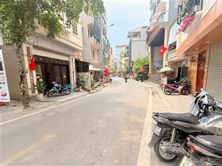 1 nhà ra phố đốc ngữ  ba đình  nhà mới 6 tầng  sổ vuông  lô góc  9.x tỷ còn bớt