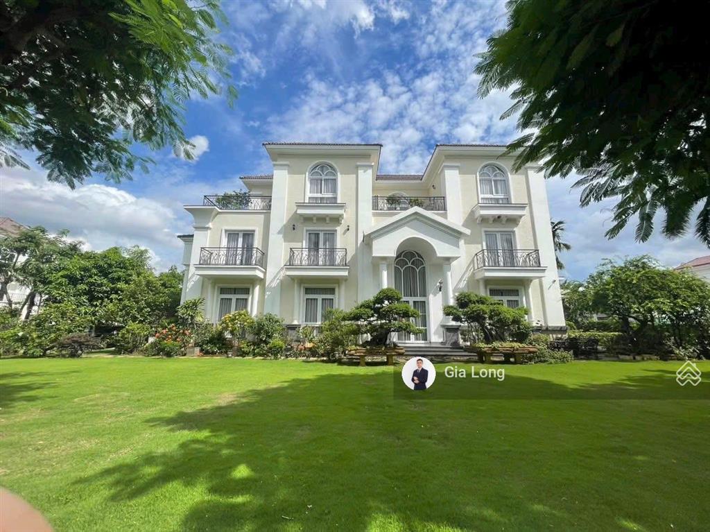 Căn góc 2 mặt tiền đường the venica khang điền cần bán gấp giá 61 tỷ