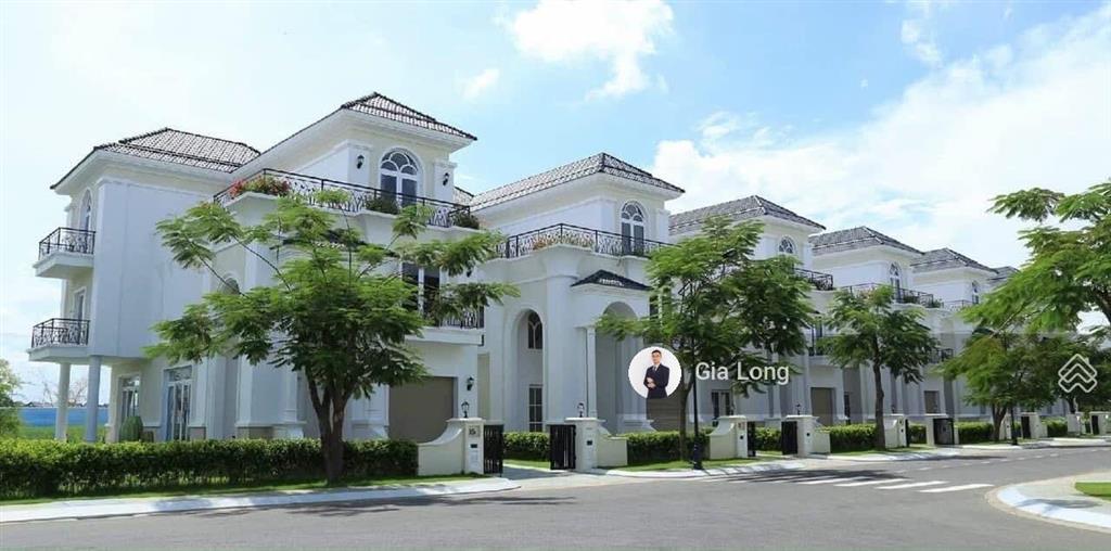 Căn góc 2 mặt tiền đường the venica khang điền cần bán gấp giá 61 tỷ