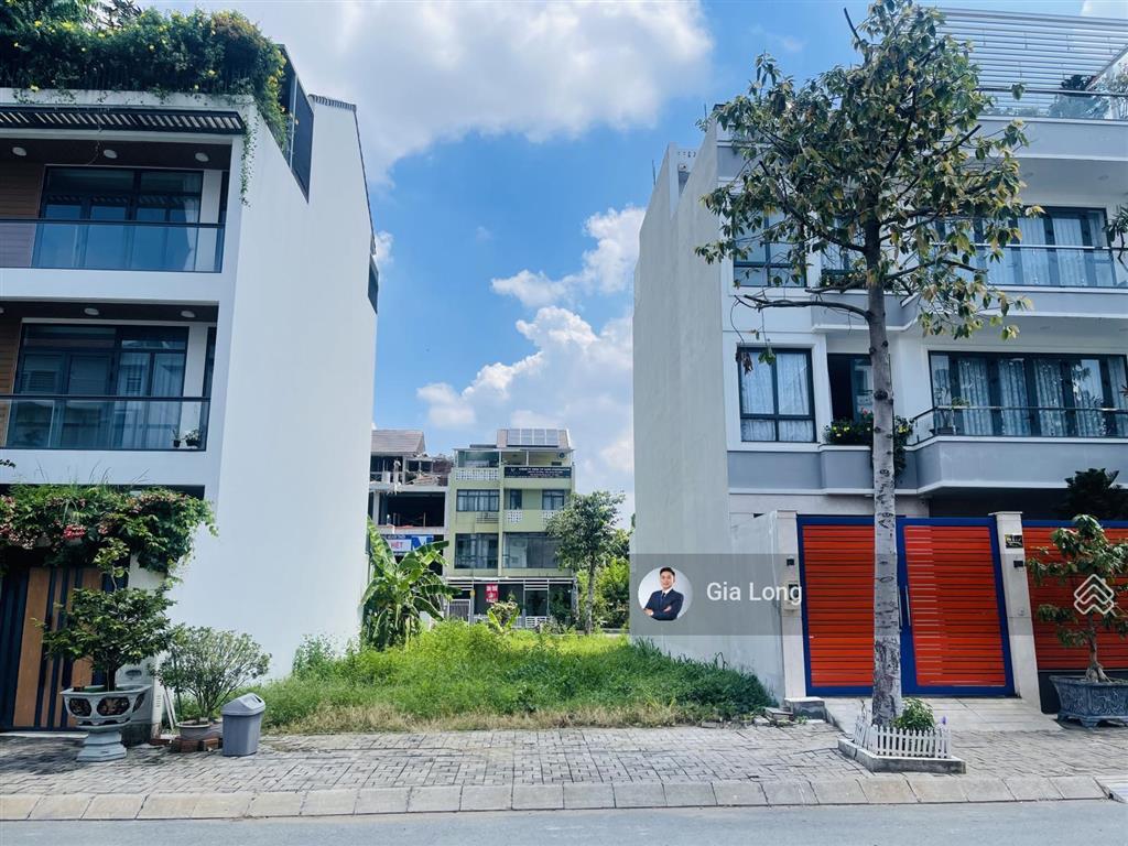 Nền mặt tiền sông duy nhất bán tại dự án nam phan  nam long ngang 14m giá tốt 90 triệu/m2