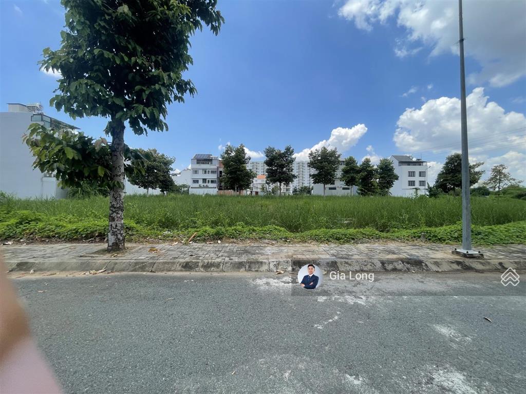 Nền mặt tiền sông duy nhất bán tại dự án nam phan  nam long ngang 14m giá tốt 90 triệu/m2