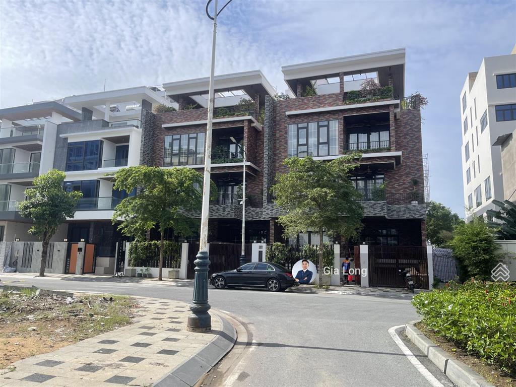 Chính chủ gửi bán căn biệt thự thô 280m2 ngang 14m, vị trí đẹp yên tĩnh giá 87 tỷ