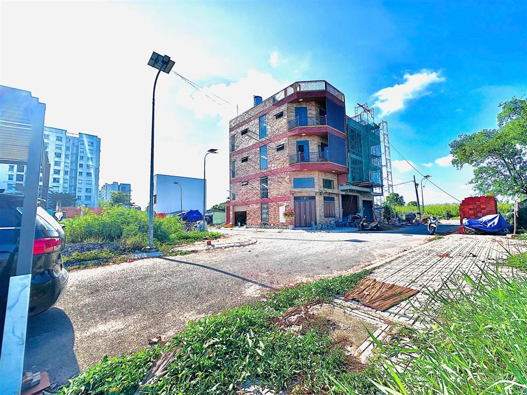 Còn duy nhất 1 nền 88,6m2 (nở hậu 1.38m) trong kdc đất nam an lạc. vietcombank hỗ trợ vay 70%