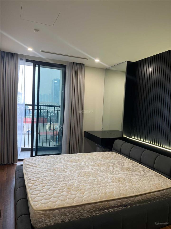 Chính chủ bán căn hộ central field 219 trung kính, cầu giấy, dt 71m2 6.9 tỷ sẵn sổ full nội thất