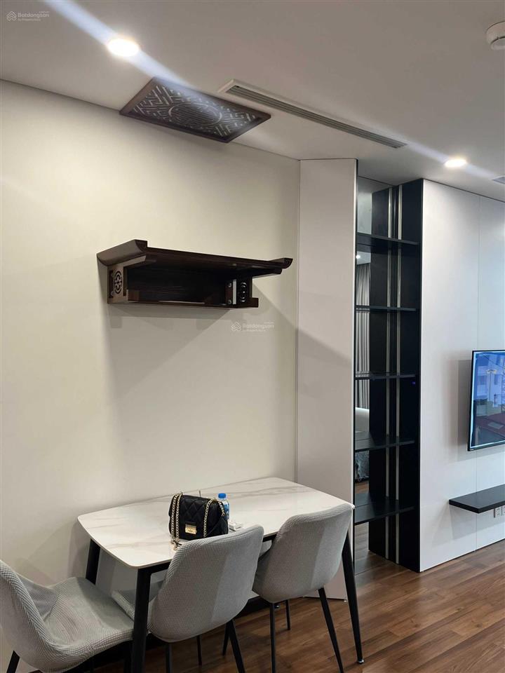 Chính chủ bán căn hộ central field 219 trung kính, cầu giấy, dt 71m2 6.9 tỷ sẵn sổ full nội thất