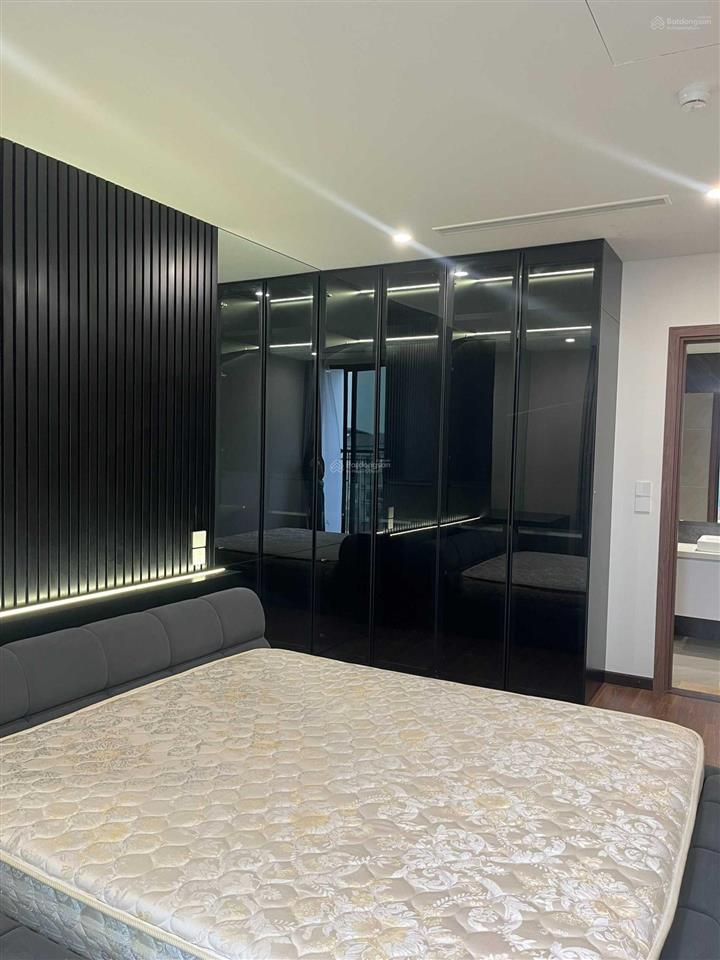 Chính chủ bán căn hộ central field 219 trung kính, cầu giấy, dt 71m2 6.9 tỷ sẵn sổ full nội thất