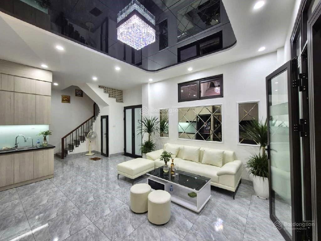 Bán nhà tam trinh 35m2 x 5t thang máy, ô tô đỗ cổng, mt 5m, nhỉnh 6 tỷ, sổ đỏ chính chủ