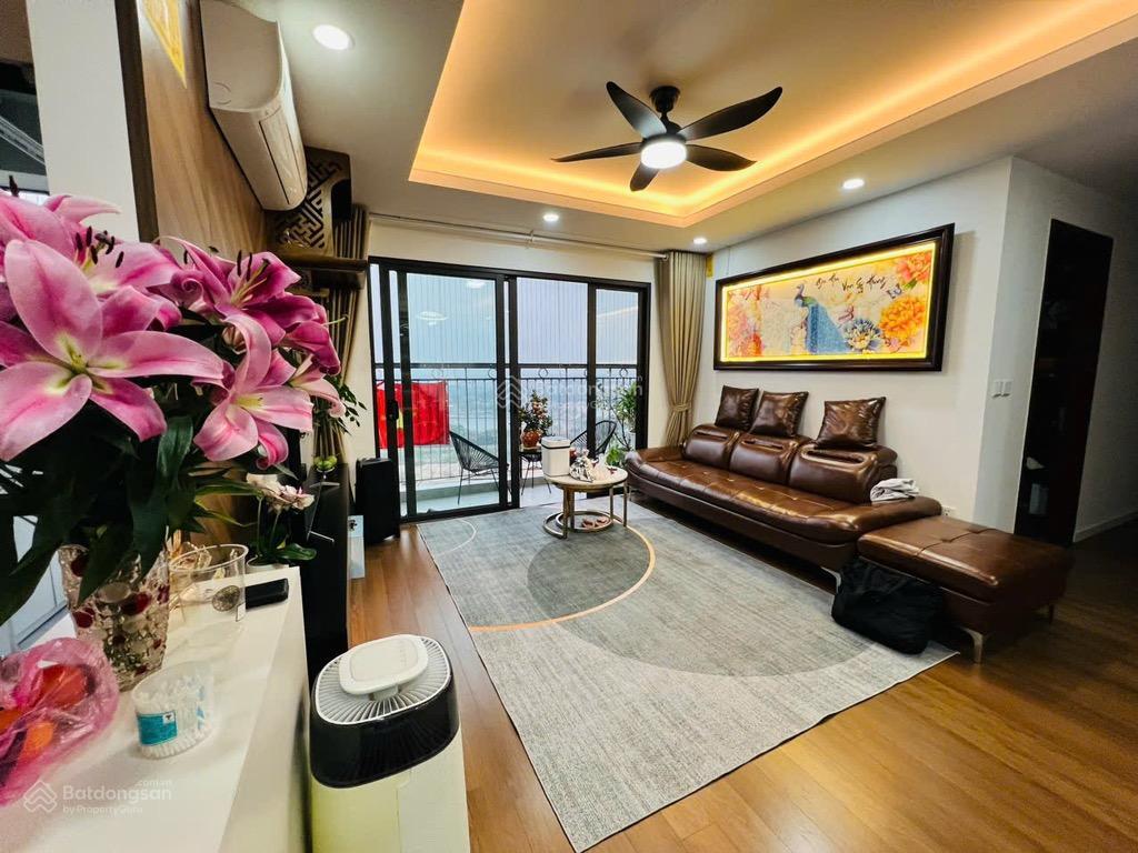 Bán chung cư k35 tân mai 96.5m² 3 ngủ nội thất cao cấp view hồ đền lừ 8.8 tỷ