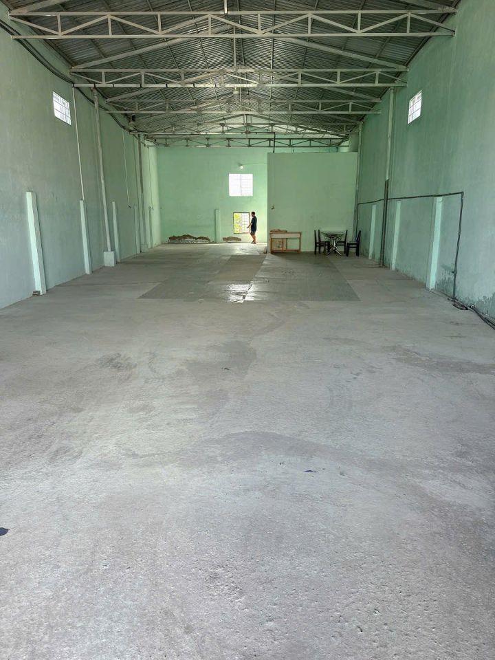 Cho thuê kho gần chợ Hữu Định,Châu Thành(cũ).Này là Phú Tân,Vĩnh Long