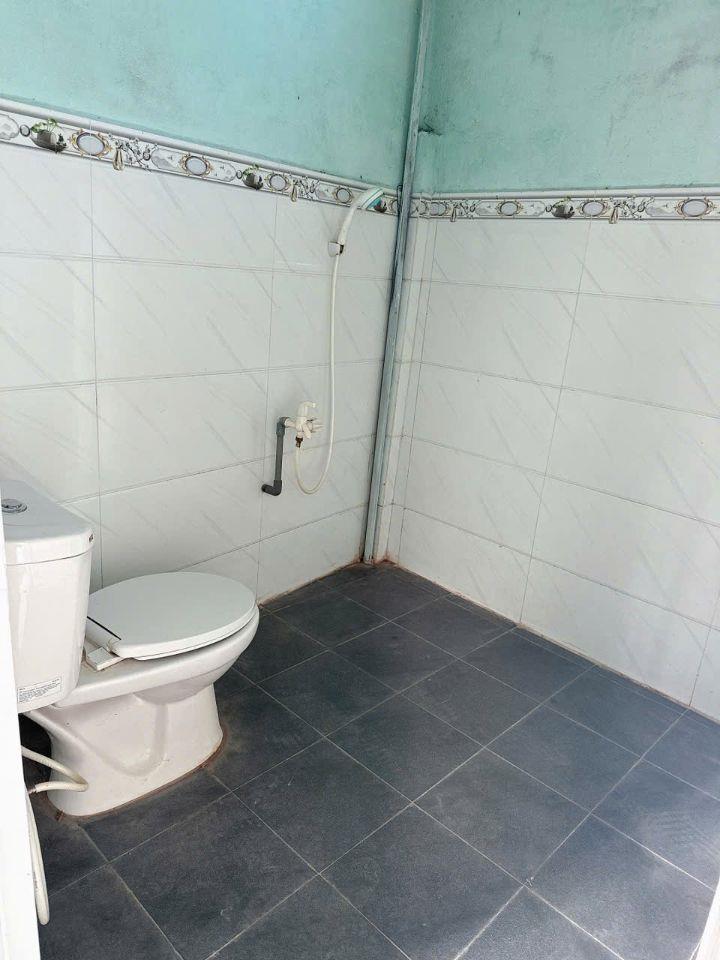 Cho thuê kho gần chợ Hữu Định,Châu Thành(cũ).Này là Phú Tân,Vĩnh Long