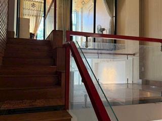 Bán nhà 1 trệt 1 lầu khu Chợ Chùa Bến Tre.Có sẵn nội thất và sổ hồng riêng