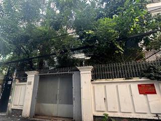 Cần bán căn nhà hxh vip nhất lê văn sỹ, p13, q3. dt 8.8x20m. 2 lầu. giá bán 37,9 tỷ bớt lộc