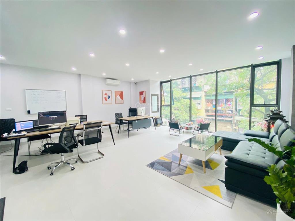 Cho thuê sàn đẹp 70m2 mặt phố nguyễn văn huyên giá chỉ từ 14tr/tháng