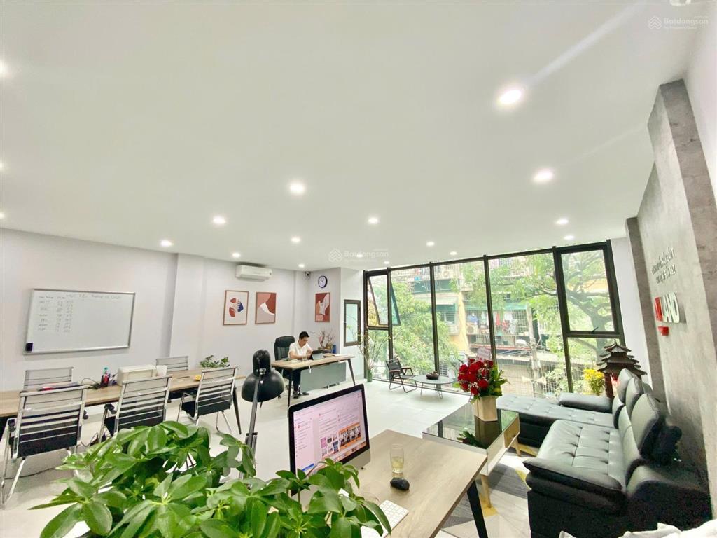 Cho thuê sàn đẹp 70m2 mặt phố nguyễn văn huyên giá chỉ từ 14tr/tháng