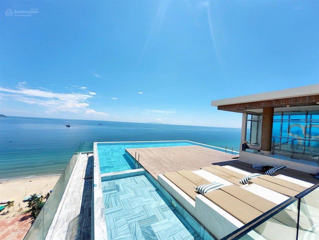 Chính chủ bán gấp căn 2pn à la carte, view biển, sẵn sổ vĩnh viễn, tặng nội thất, giá tốt