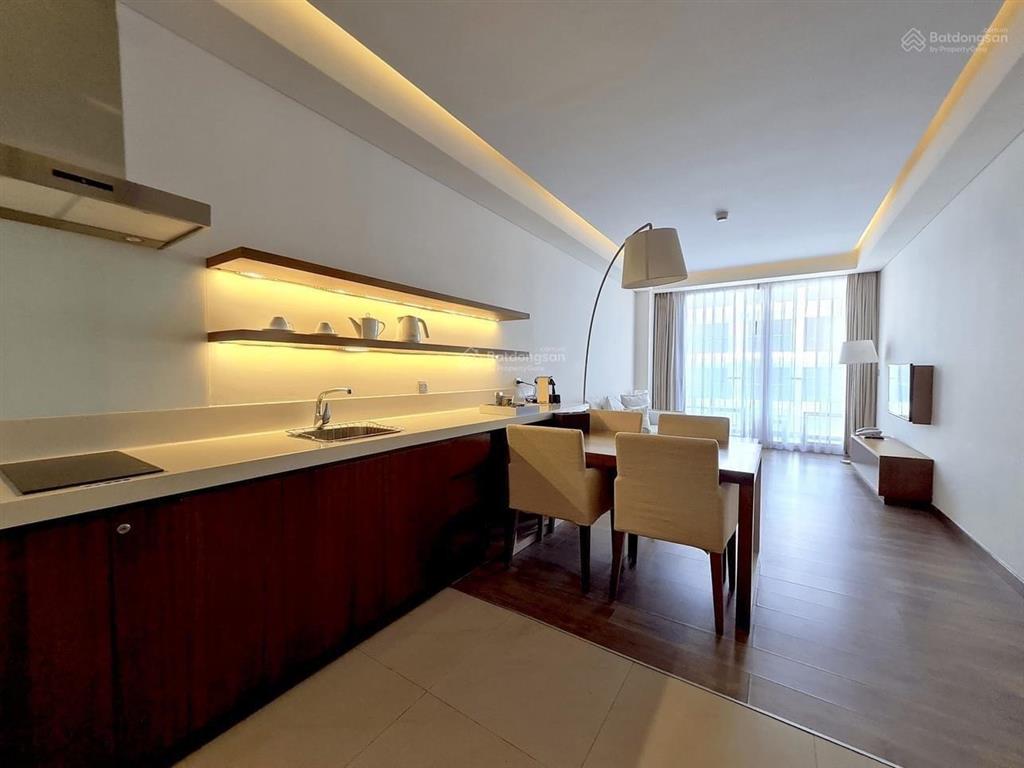 Chính chủ bán gấp căn 2pn à la carte, view biển, sẵn sổ vĩnh viễn, tặng nội thất, giá tốt