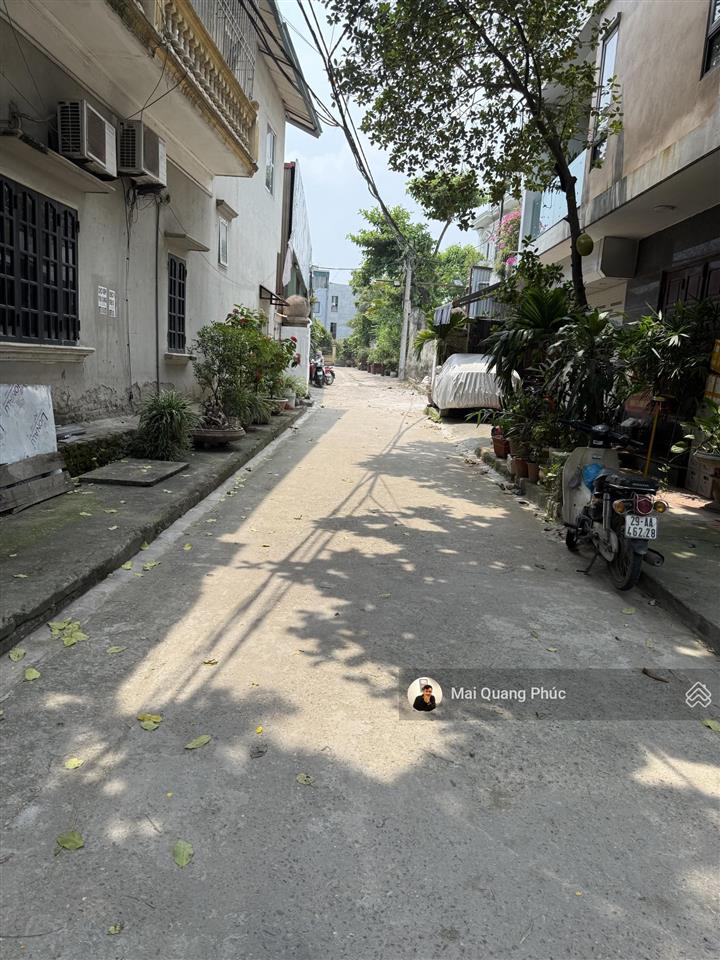 Bán đất tại đông mỹ, thanh trì. ô tô đỗ cửa, 15m ra đường đông mỹ. dt 48m2. mt 4m. giá nhỉnh 6 tỷ