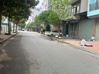 Đất dịch vụ khu 18ab dương nội  mặt đường sầm uất  giá trị sinh lời cao