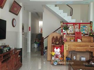 Nhà 3 tầng, đường 6m, dt 60m2 chỉ 5.3 tỷ tl