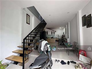 Nhà đẹp 40m2(4x10), 1 trệt 1 lầu, 2 pn 2wc. chỉ 3.4 tỷ. shr. hẻm vf3