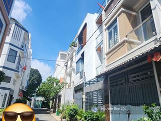 Nhà 3 tầng  hẻm 7m phân lô  cách mặt tiền hoàng diệu 2 chỉ 100m  ô tô đậu đỗ. giá nhỉnh 6 tỷ.