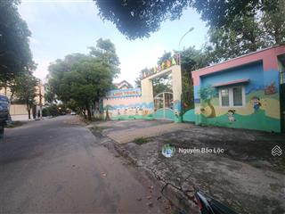 Metro khu cnc  172m2 (8x22m)  13.8 tỷ shr. đất biệt thự phân lô