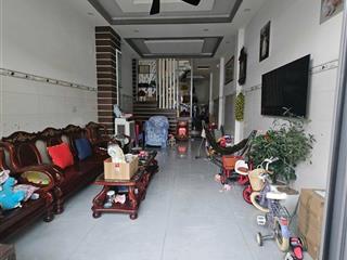 Ngả 3 lò lu  74m2  3 tầng btct chỉ 6.x tỷ  hxh thông  cách lã xuân oai 50m