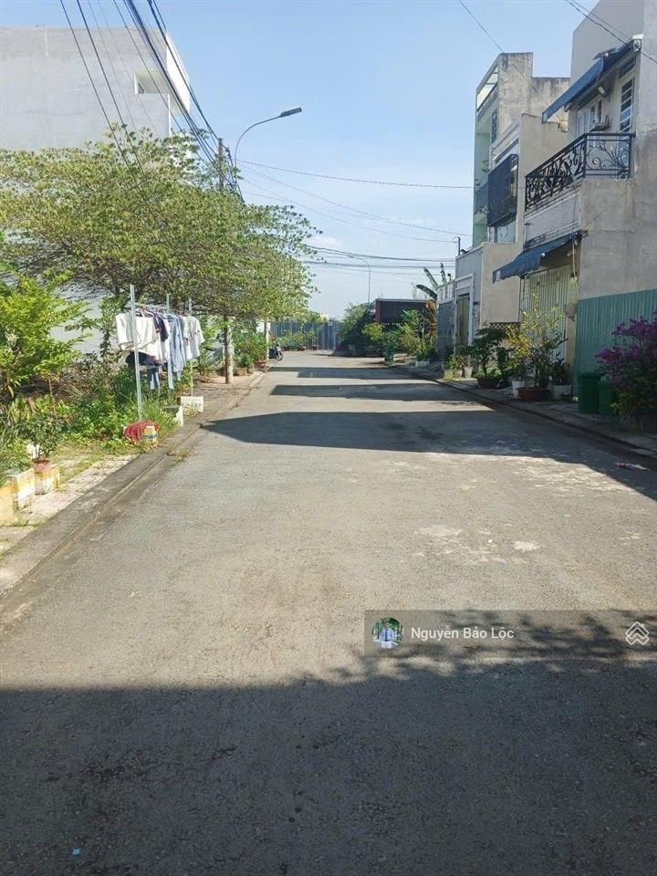 Trường lưu  82m2 (5mx17m)  đường 9m phân lô  thông  chỉ 5.49tỷ