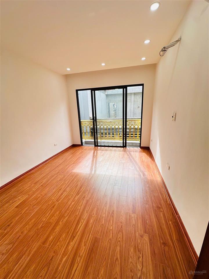 Nhà đẹp hoàn kiếm ô tô vào nhà thang máy nhập khẩu ở ngay đón tết