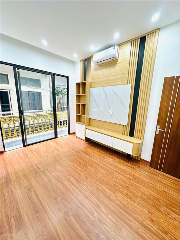 Nhà đẹp hoàn kiếm ô tô vào nhà thang máy nhập khẩu ở ngay đón tết