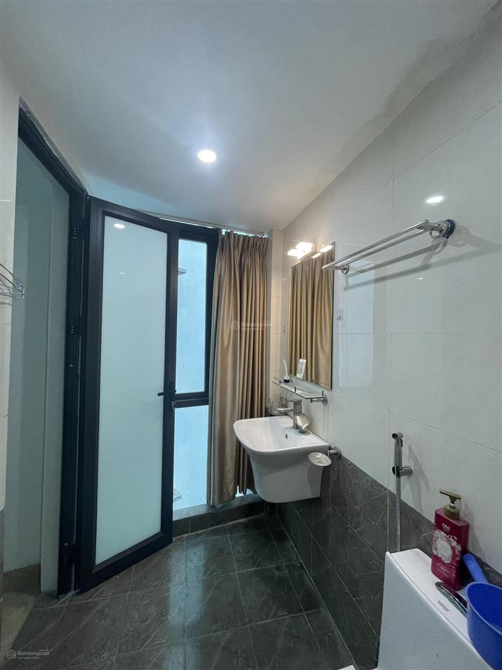Studio 47 văn cao 5,5tr,cửa sổ thoáng mát, ô tô đỗ cửa. 0989 755 *** (chính chủ).